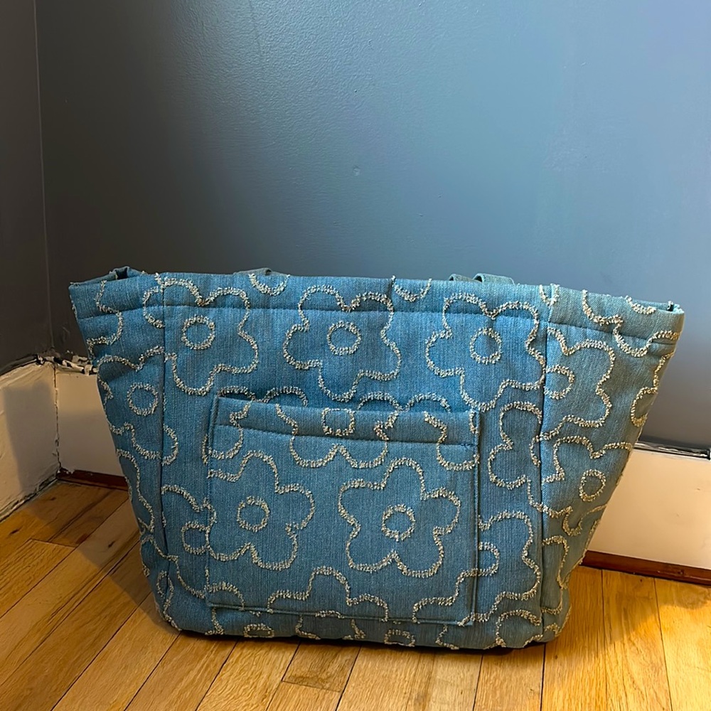 Like new wild fable tote bag - Picture 2 of 7